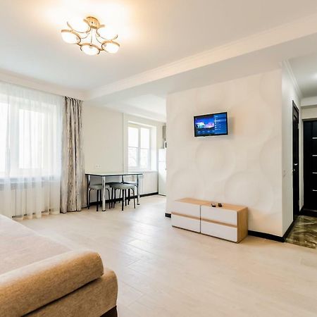 Artal Apartment On Obolonsky Avenue 16A เคียฟ ภายนอก รูปภาพ