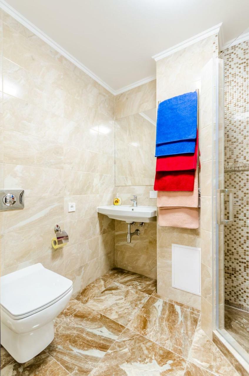 Artal Apartment On Obolonsky Avenue 16A เคียฟ ภายนอก รูปภาพ