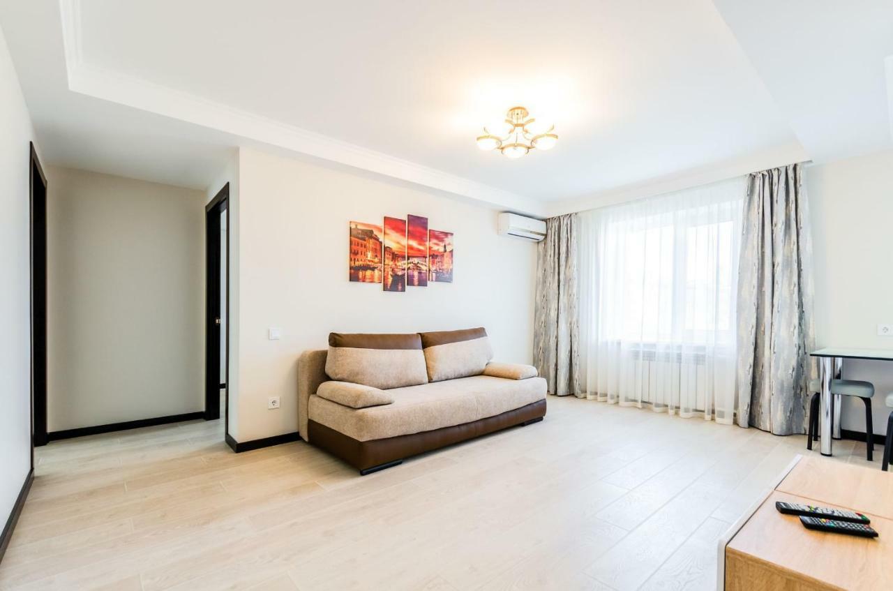 Artal Apartment On Obolonsky Avenue 16A เคียฟ ภายนอก รูปภาพ